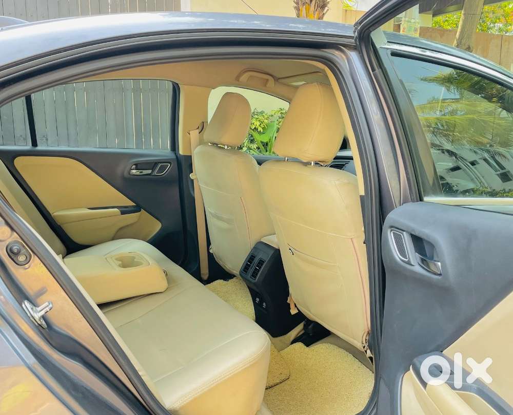 2017 Honda City 1.5 V (petrol) • Showroom Quality •