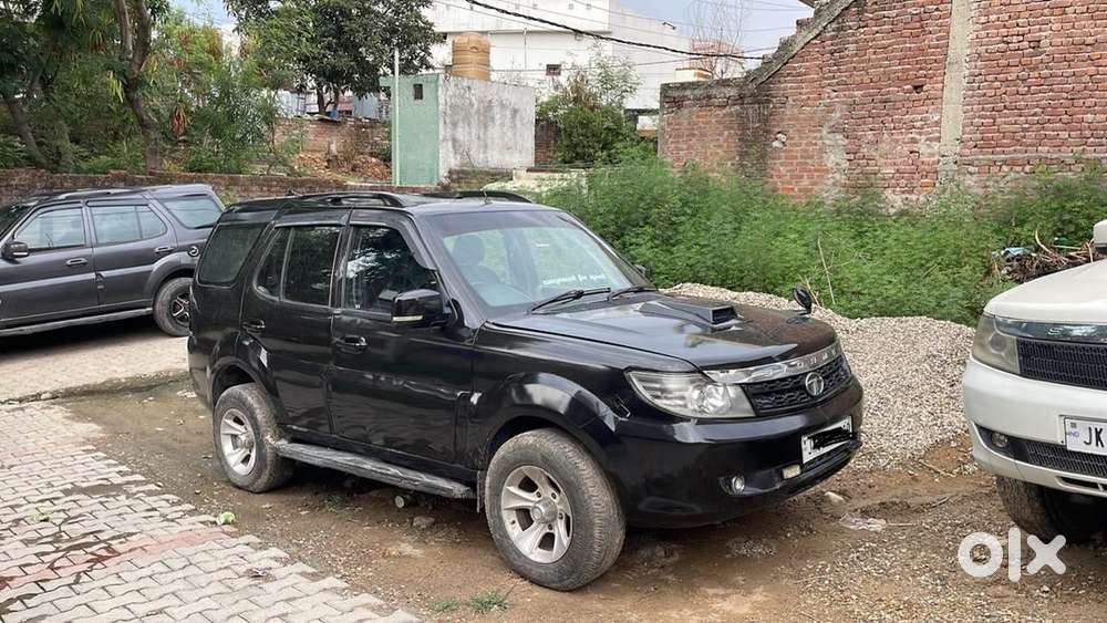 Tata Safari Storme 2013 Diesel Manual Year