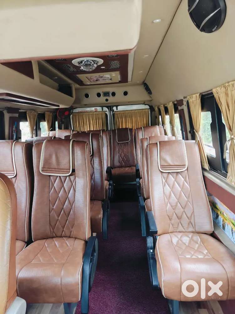 Tempo Traveler 13+1