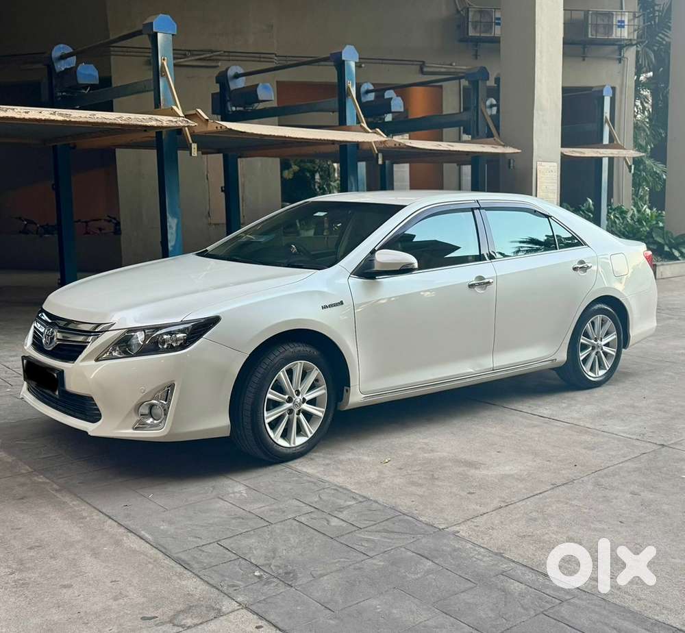 Toyota Camry Hybrid 2013 Pearl White, Well Maintained, 57200 Km Driven