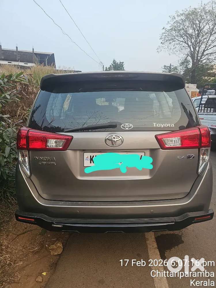 Toyota Innova Crysta 2017 Diesel Well Maintained