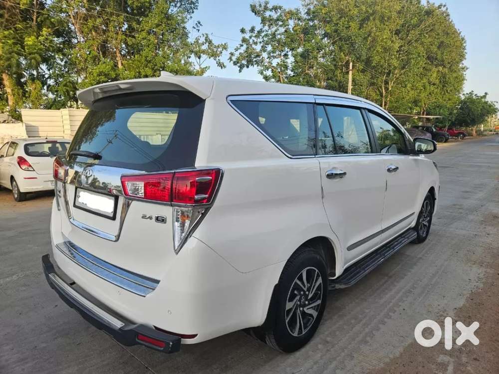 Toyota Innova Crysta [2020-ongoing] 2.4 Gx At 8 Str, 2022, Diesel