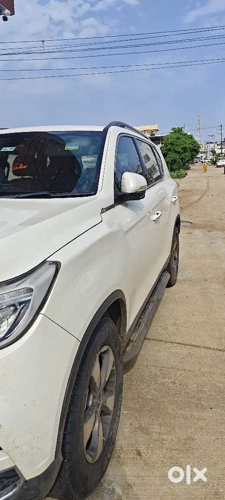 Mahindra Alturas G4 2019 Diesel Well Maintained