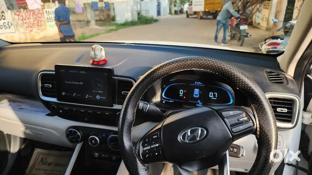 Hyundai Venue 2023 Diesel 39603 Km Driven Good Condition