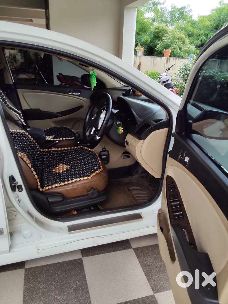 Hyundai Fluidic Verna 2011 Diesel Manual