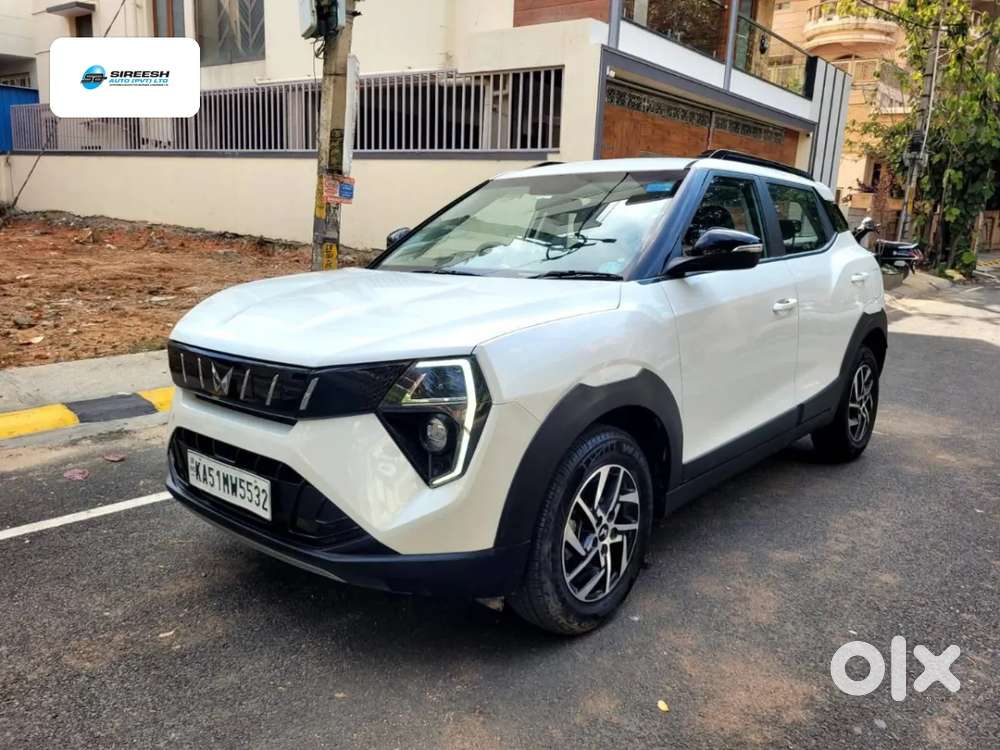Mahindra Xuv 3xo Ax5 Pm Mt, 2024, Petrol