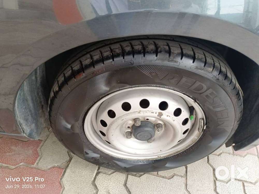 Tata Altroz 1.2 Xe, 2021, Petrol