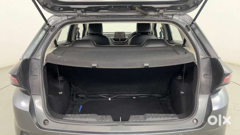 Tata Altroz 1.2 Xm Plus, 2022, Petrol