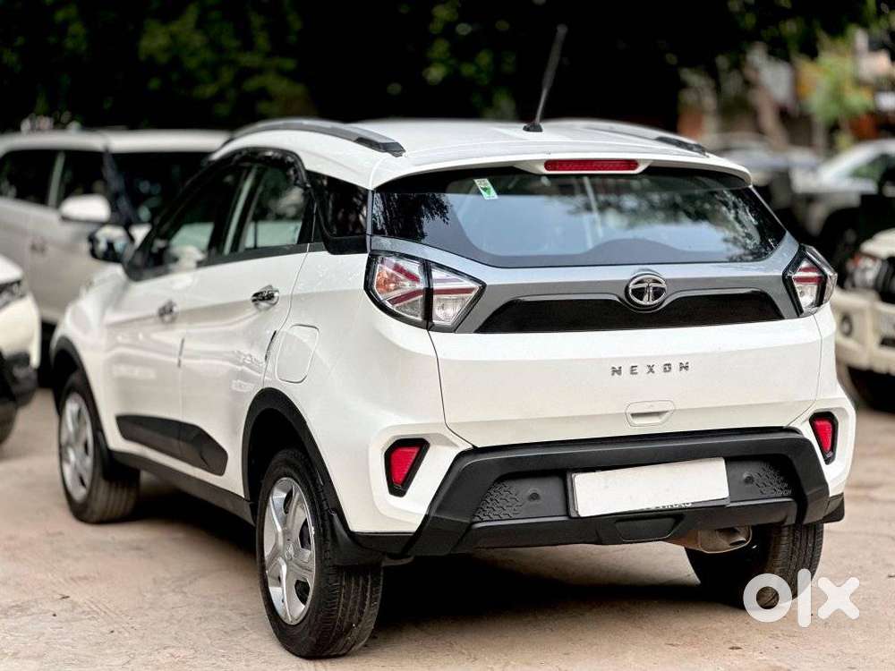 Tata Nexon 1.2 Revotron Xma Amt (s), 2022, Petrol