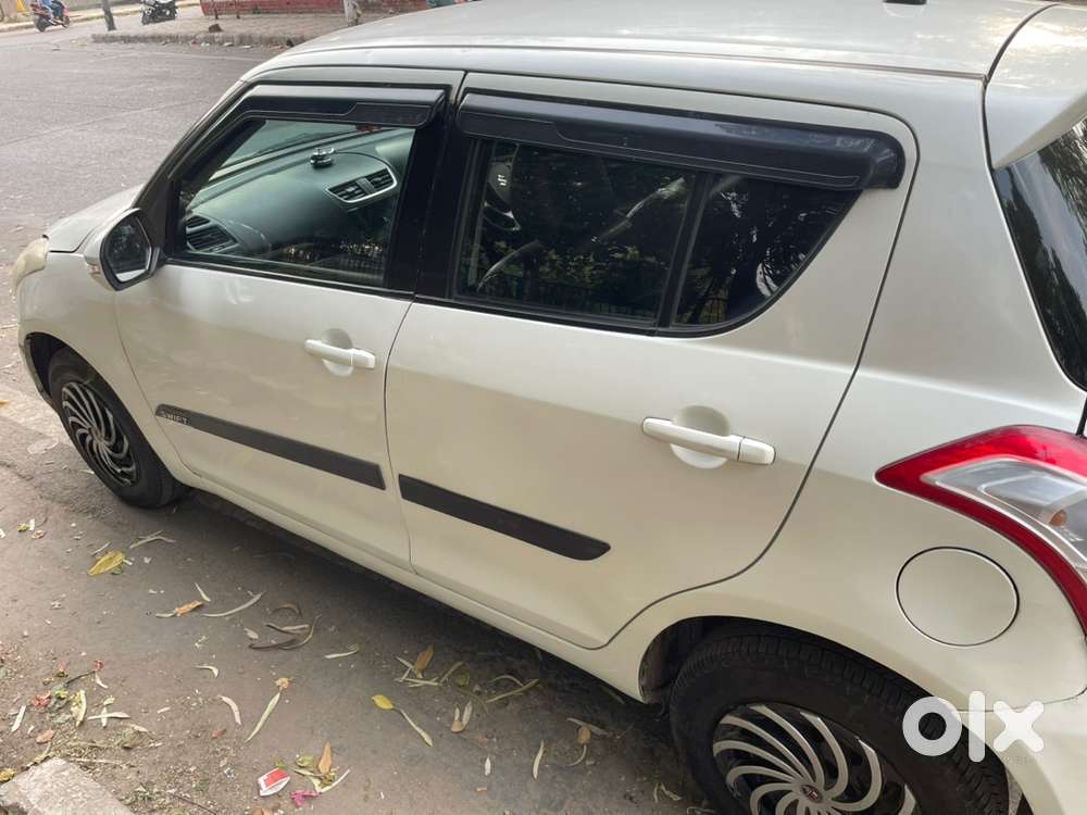 Maruti Suzuki Swift Vxi 2012