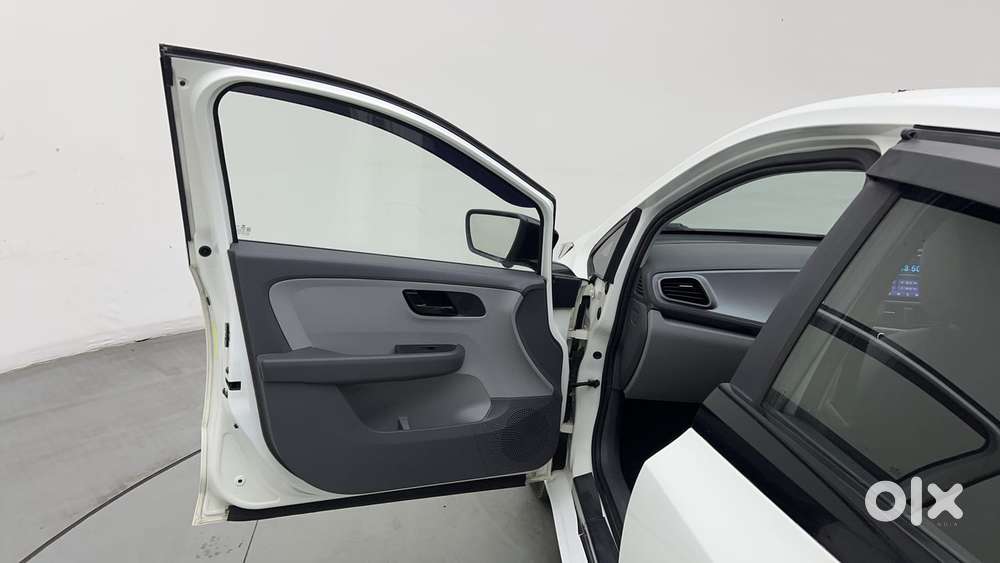 Tata Altroz 1.2 Xm, 2020, Petrol