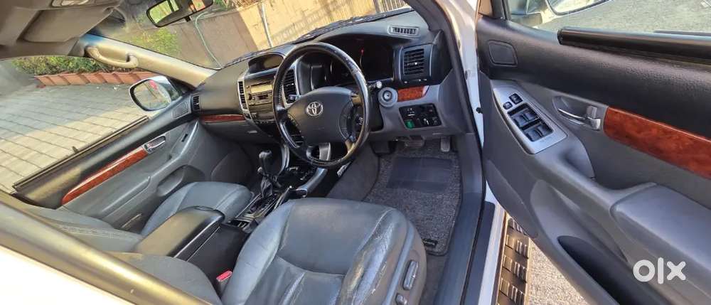 Showroom Condition Toyota Land Cruiser Prado Vx Automatic 4.0cc V6