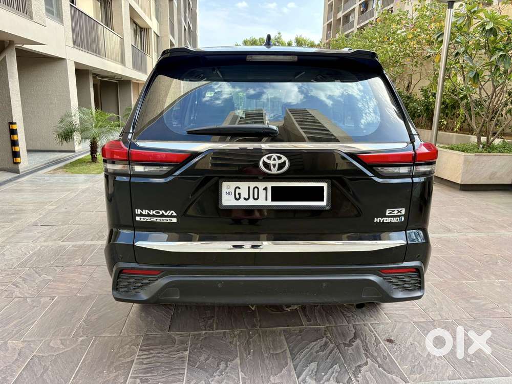 Toyota Innova Hycross 2.0 Zx Hybrid 7 Str, 2024, Petrol