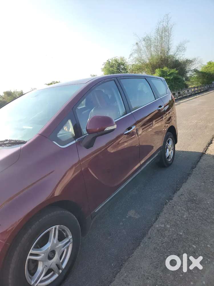 Mahindra Marazzo M6 2018 Diesel Well Maintained