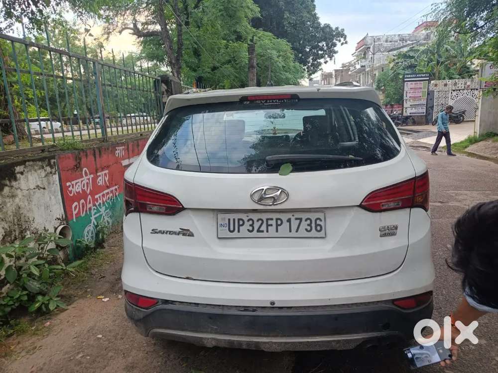 Hyundai Santa Fe 2014 Diesel 245000 Km Driven