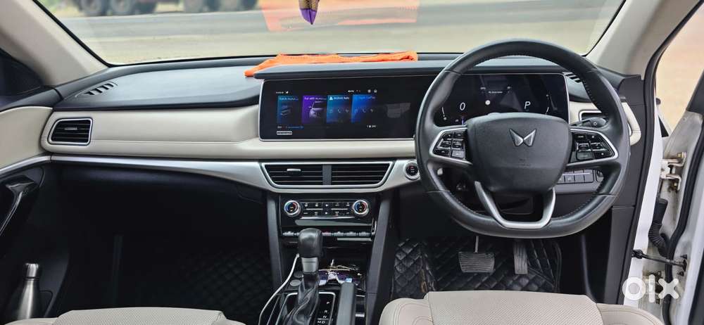 Mahindra Xuv700 2.2 Ax 7 Diesel At Luxury Pack Str Awd, 2024, Diesel
