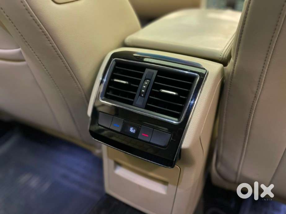Skoda Superb 2.0 Tsi At L&k, 2022, Petrol