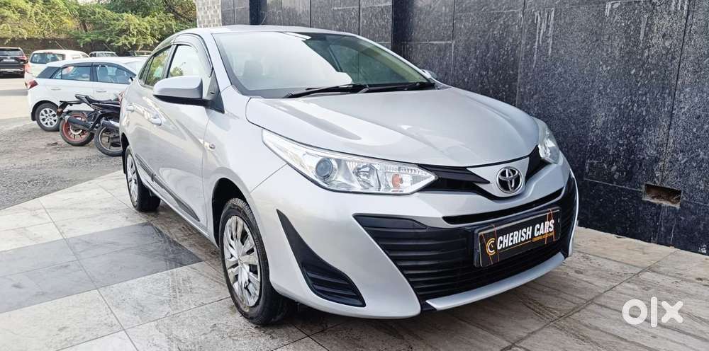 Toyota Yaris J Cvt, 2019, Petrol