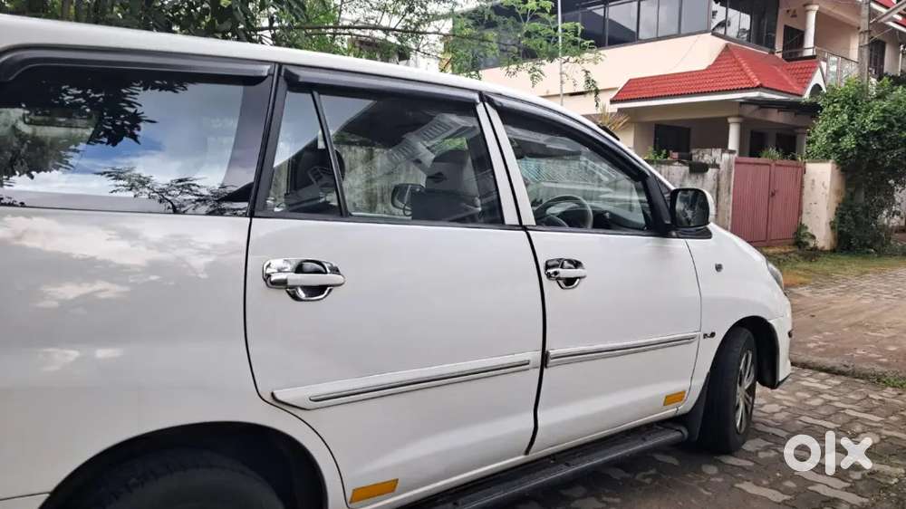 Toyota Innova Taxi  2010 Diesel 450000 Km Driven. Excellent Condition