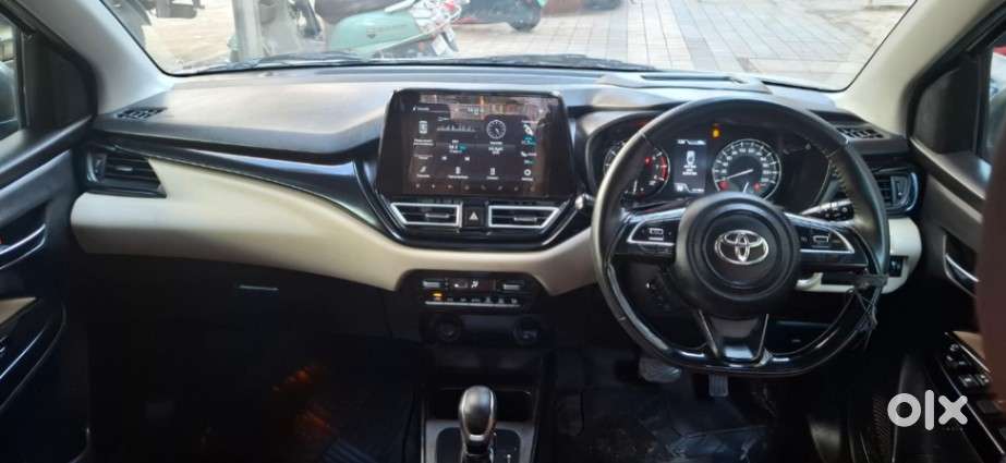 Toyota Glanza 1.2 V Amt, 2023, Petrol