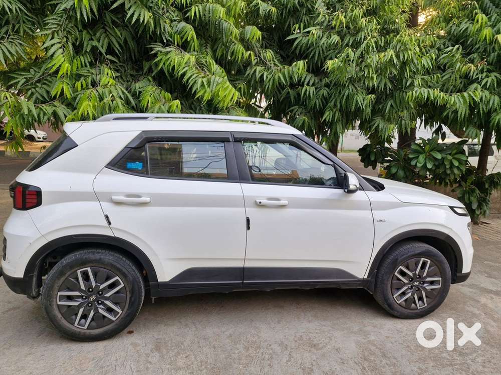 Hyundai Venue Petrol Automatic