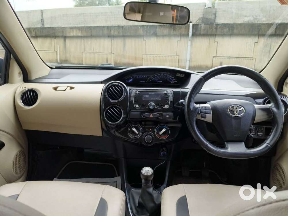 Toyota Etios Liva Vx Dual Tone, 2019, Petrol