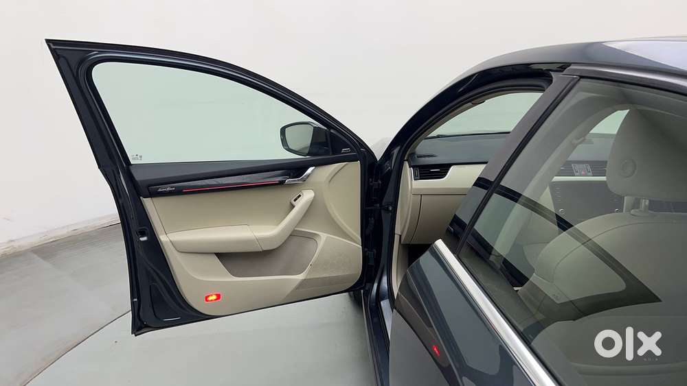 Skoda Octavia 2.0 L K Tsi At, 2018, Petrol