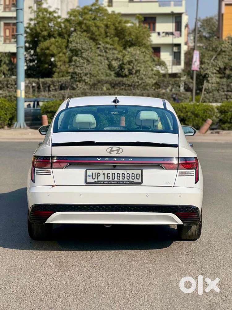 Hyundai Verna 1.5 Sx (o) Vtvt Ivt, 2023, Petrol