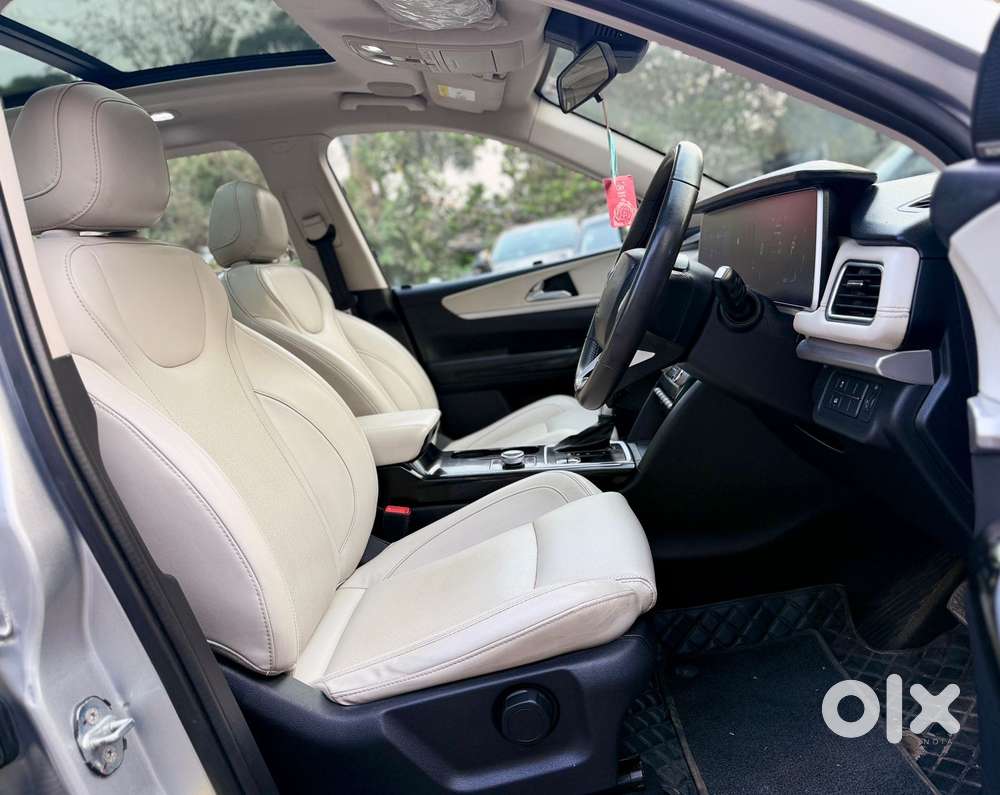 Mahindra Xuv700 2.2 Ax 7 Diesel At Luxury Pack Str, 2022, Diesel