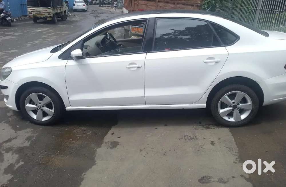 Skoda Rapid 1.6 Style Plus 2016 Petrol Automatic