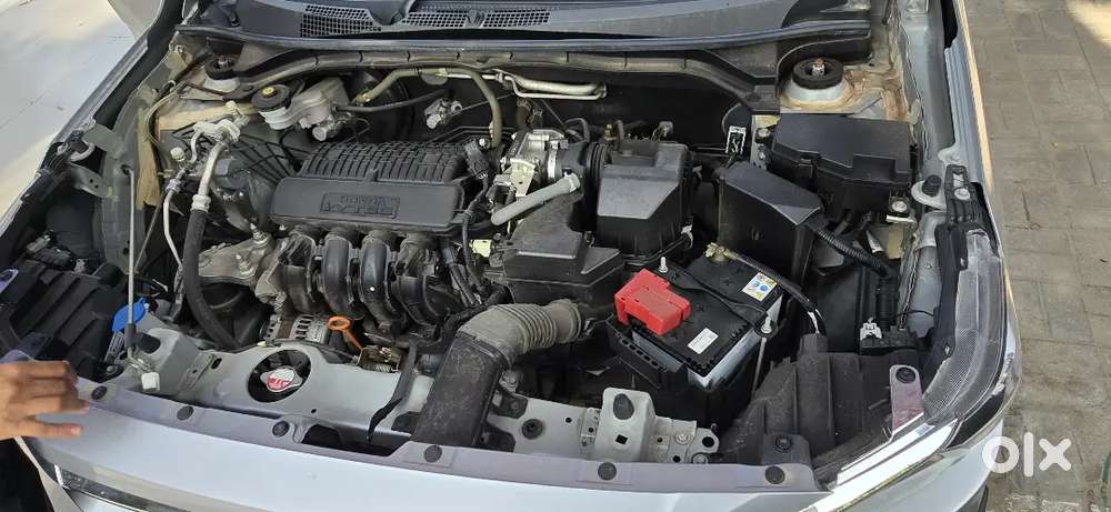Honda Amaze 2024 Petrol Well Maintained.