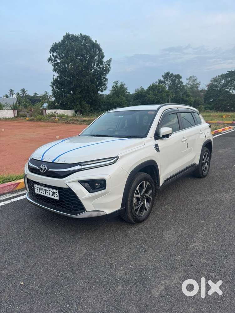 Toyota Urban Cruiser Hyryder 2023 - Just 6543 Km - Just 8 Months Old