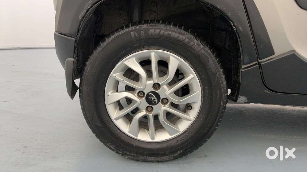 Mahindra Kuv 100 2016-2017 Mfalcon G80 K8, 2016, Petrol