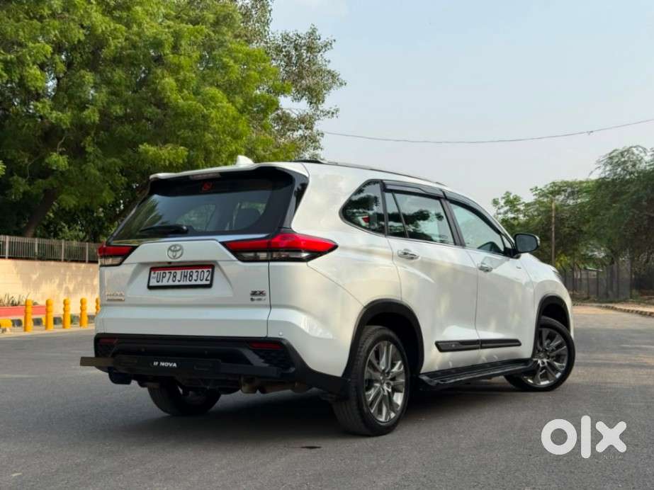Toyota Innova Hycross 2.0 Zx (o) Hybrid 7 Str, 2025, Petrol
