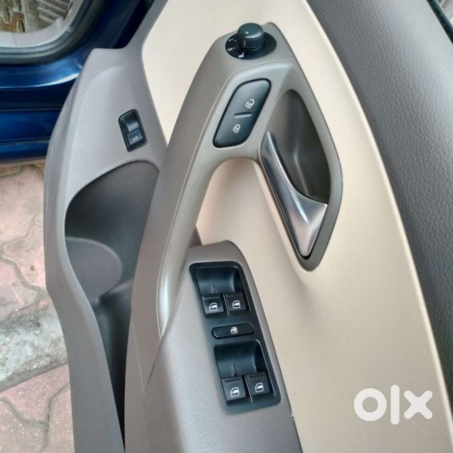 Volkswagen Vento 1.2 Tsi Highline At, 2015, Petrol