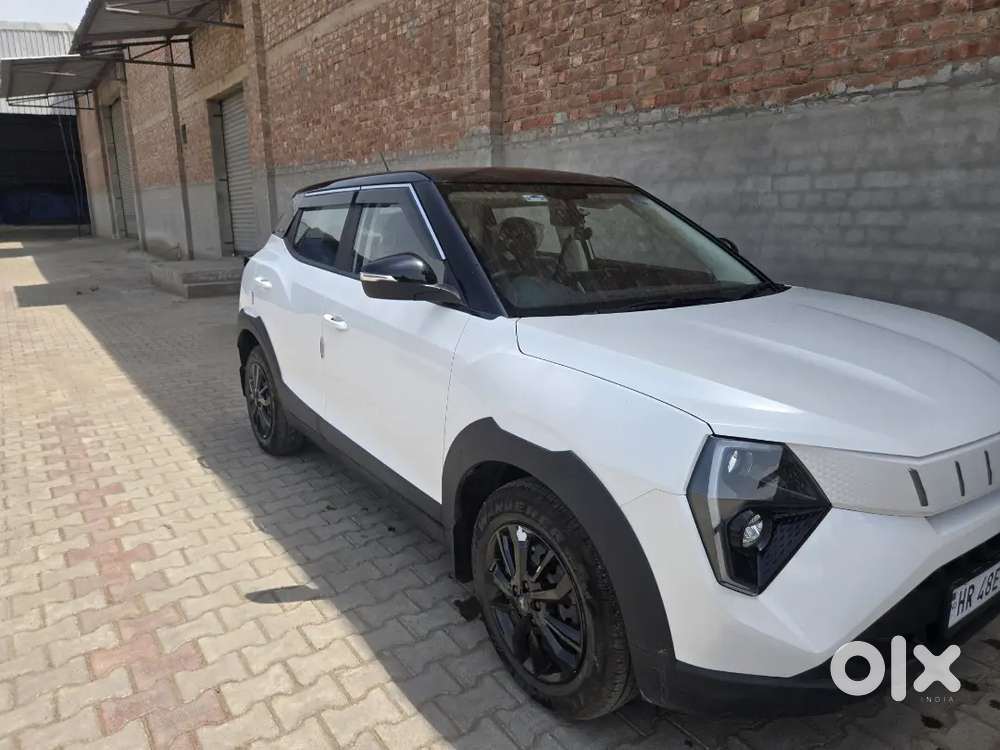 Mahindra Xuv 3xo 2025 Petrol 6000 Km Driven