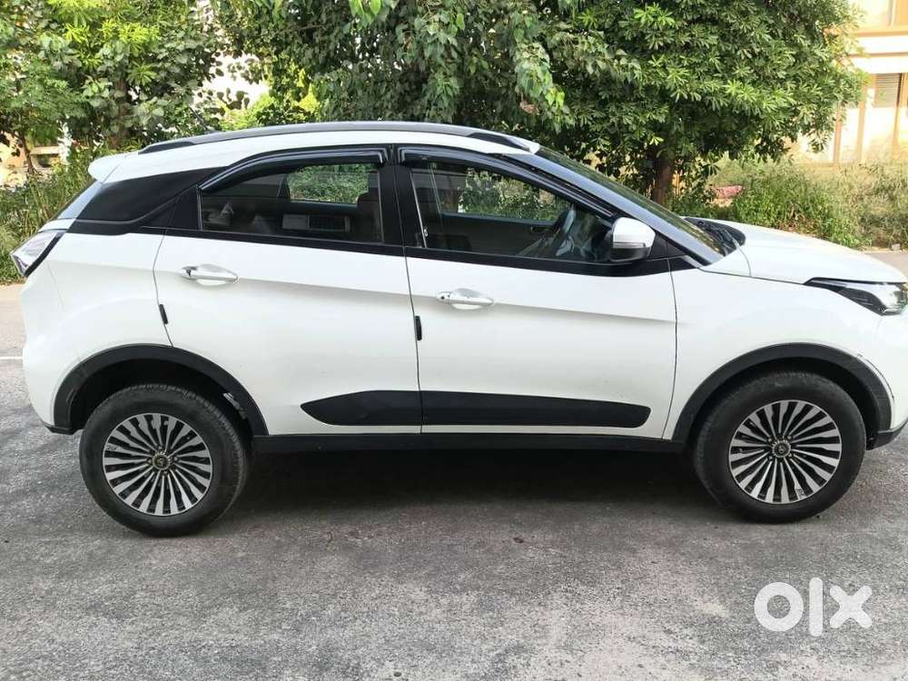 Tata Nexon 1.5 Revotorq Xm (s), 2023, Diesel