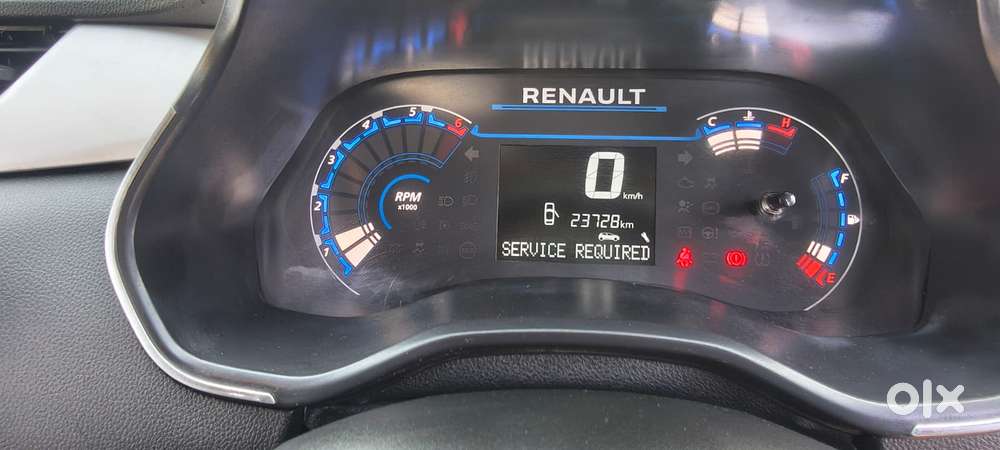 Renault Triber Rxz, 2023, Petrol