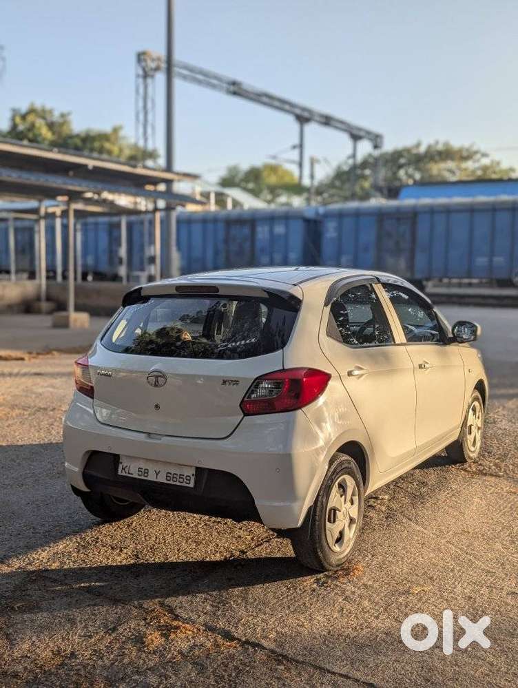 Tata Tiago 1.2 Revotron Xta, 2018, Petrol