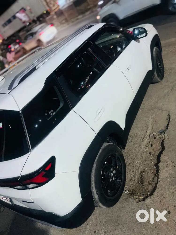 Maruti Brezza Zxi 2024