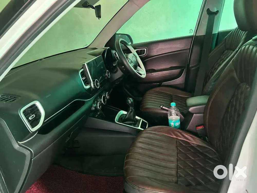 Hyundai Venue 2022 Petrol 33000 Km Driven