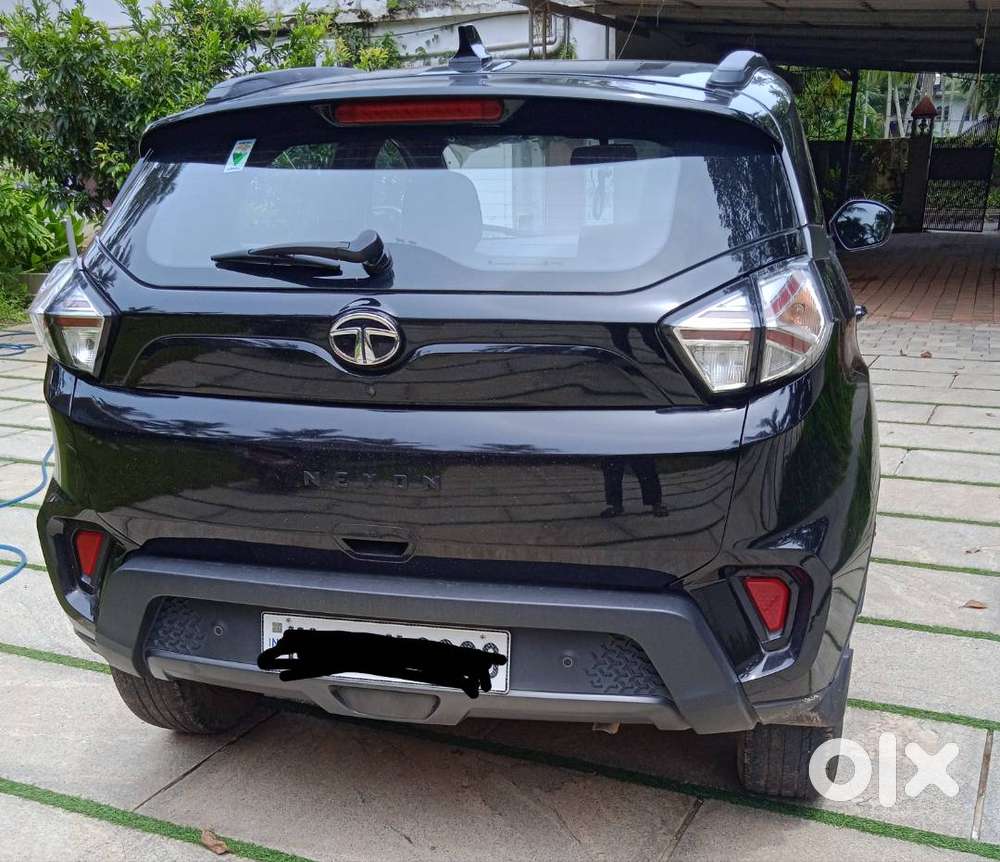 Tata Nexon Dark Edition