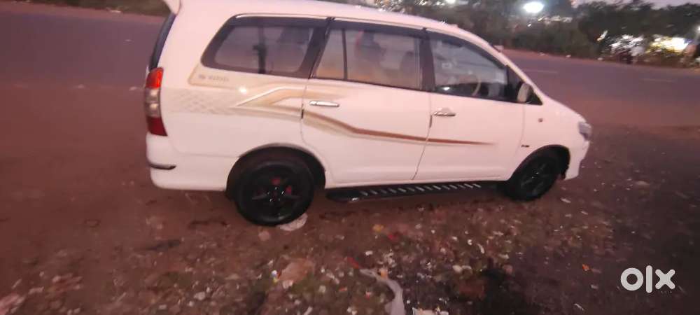 Toyota Innova 2010 Diesel Well Maintained