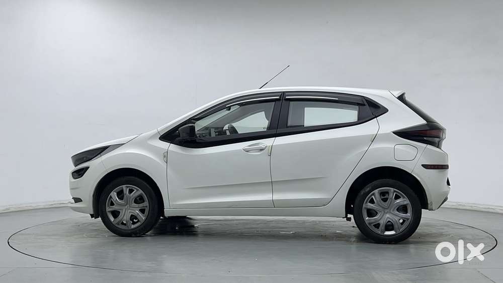 Tata Altroz 1.2 Xm Plus, 2022, Petrol