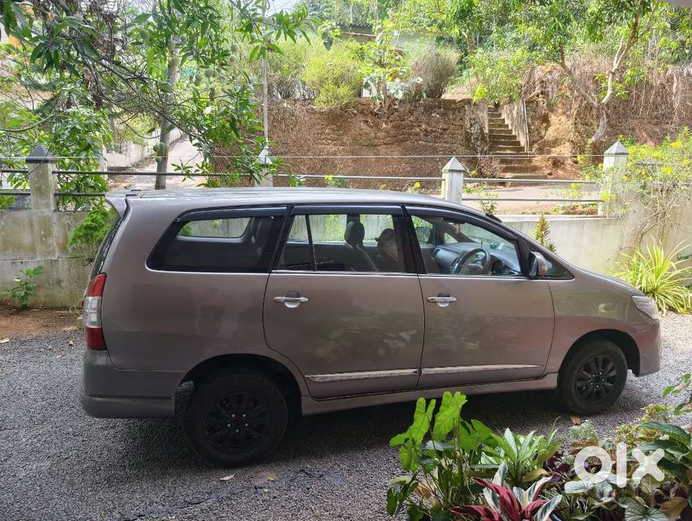 Innova Re V