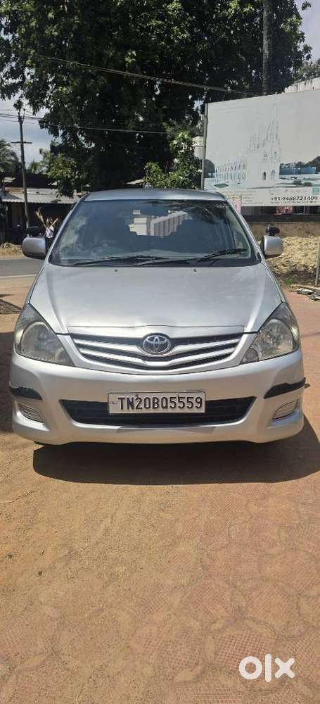 Toyota Innova 2.5 G (diesel) 8 Seater Bs Iv, 2011, Diesel