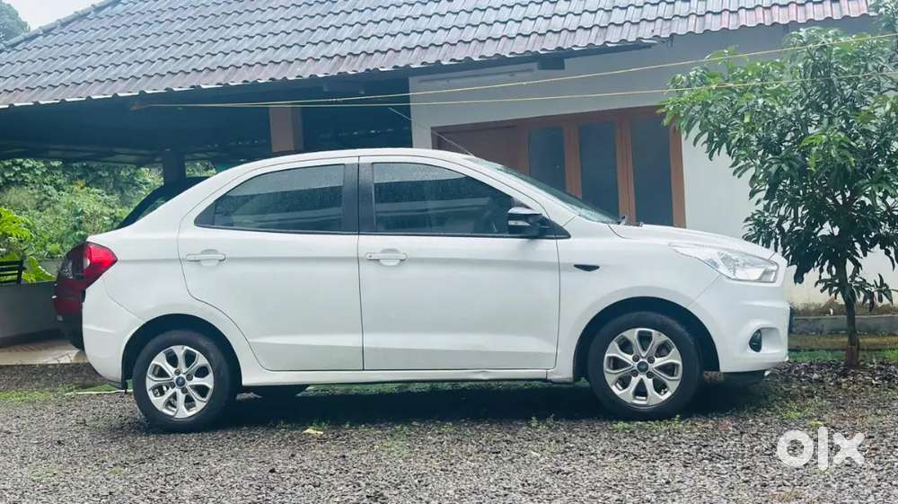 Ford Aspire Titanium Blu 2017