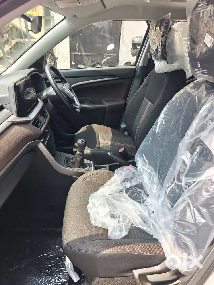Maruti Brezza Zxi 2026
