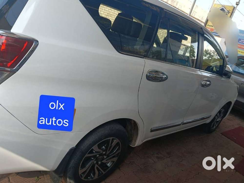 Toyota Innova Crysta 2.4 G Mt, 2022, Diesel