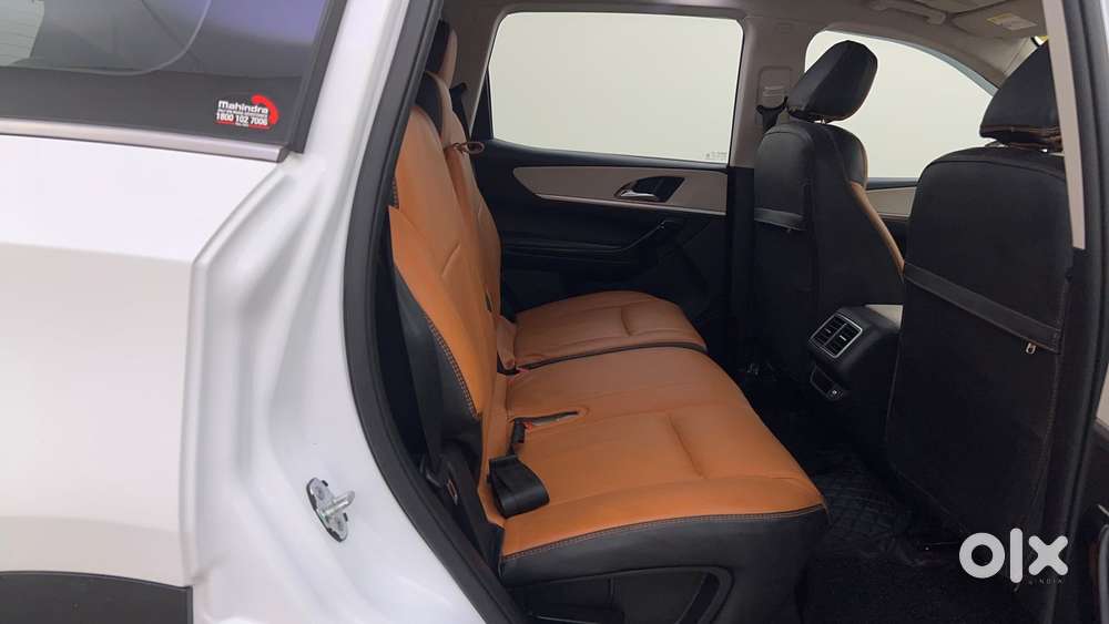 Mahindra Xuv700 2.2 Ax 7 Diesel Mt Luxury Pack Str, 2025, Diesel